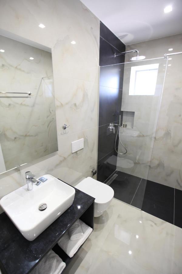 Sea Breeze Villa Sarandë Eksteriør bilde
