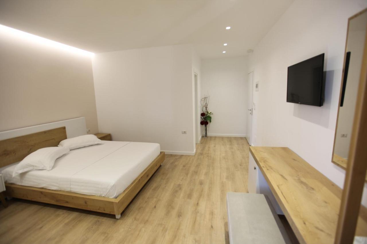 Sea Breeze Villa Sarandë Eksteriør bilde
