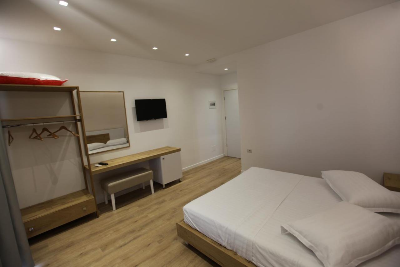 Sea Breeze Villa Sarandë Eksteriør bilde
