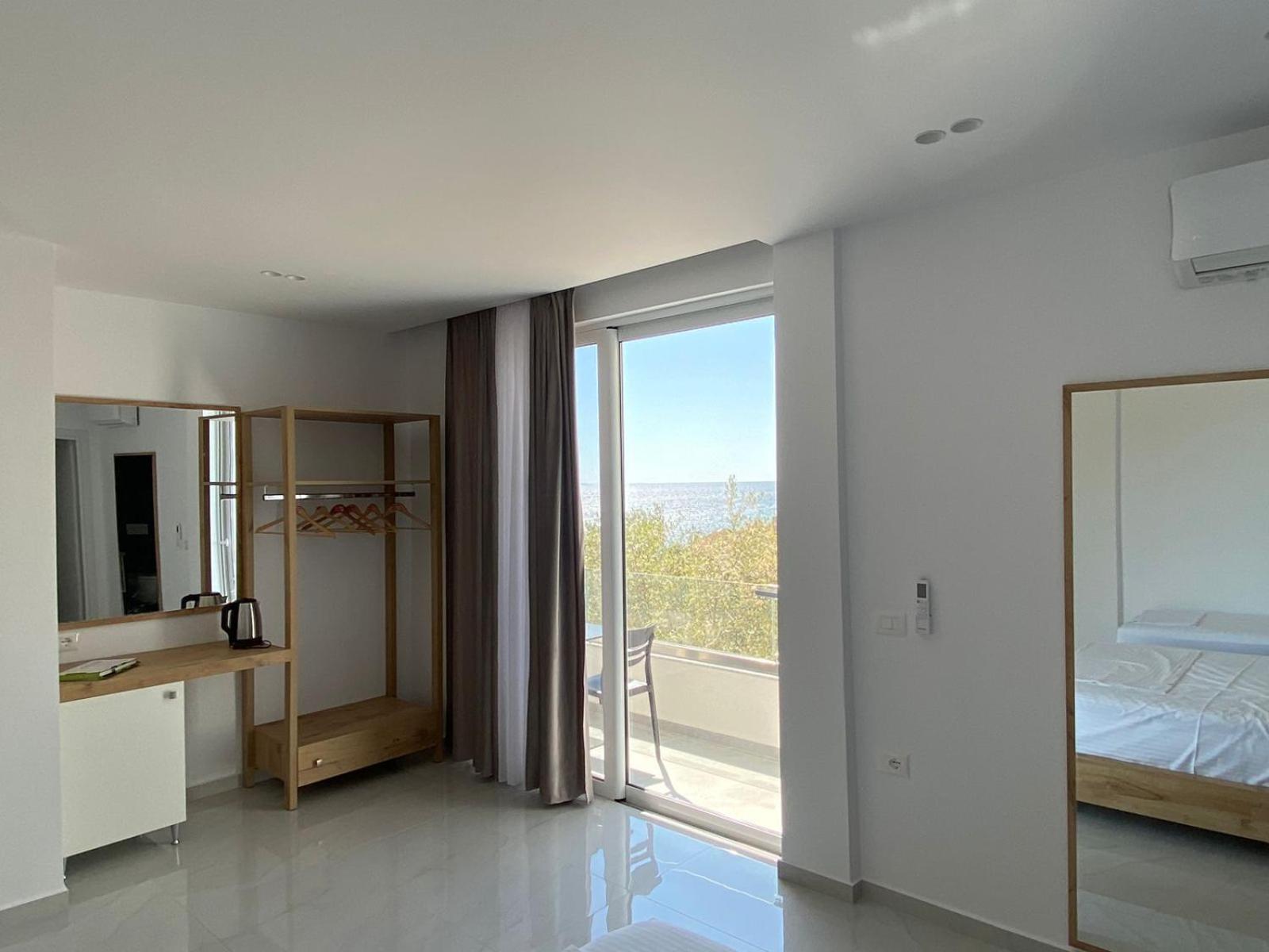 Sea Breeze Villa Sarandë Rom bilde