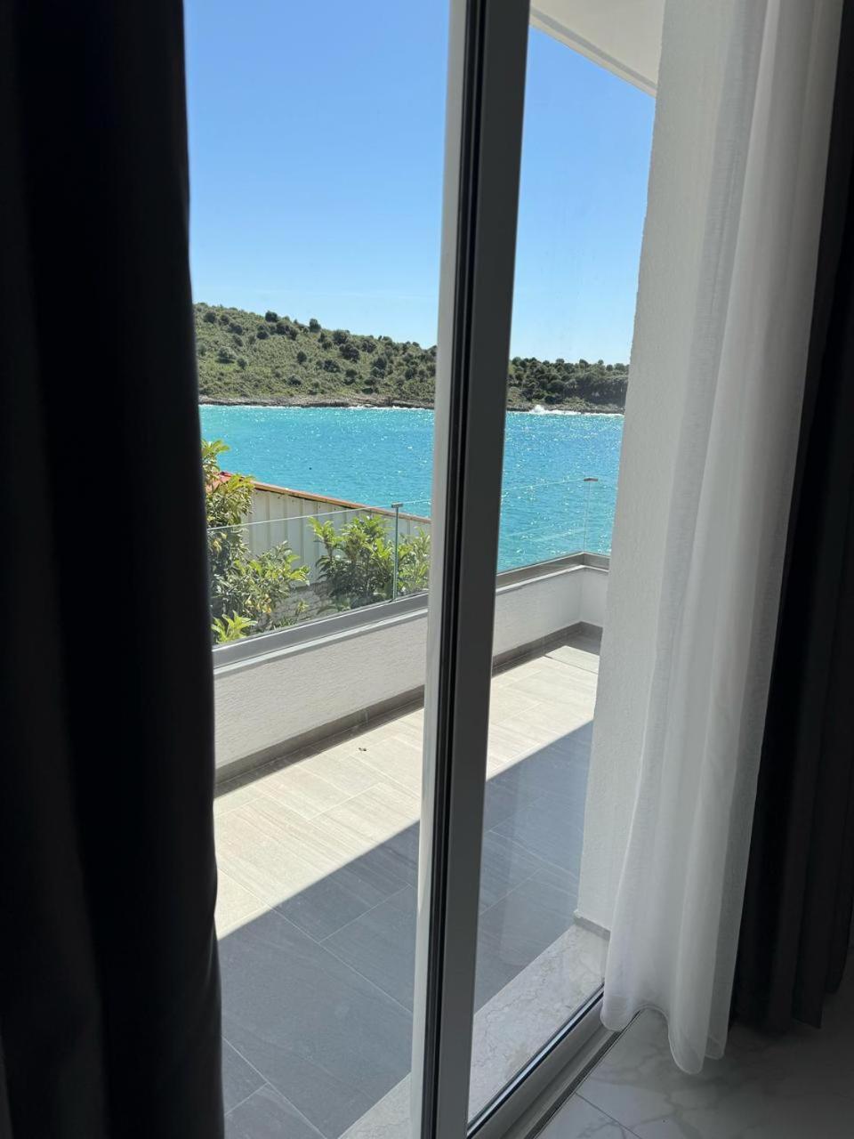 Sea Breeze Villa Sarandë Eksteriør bilde