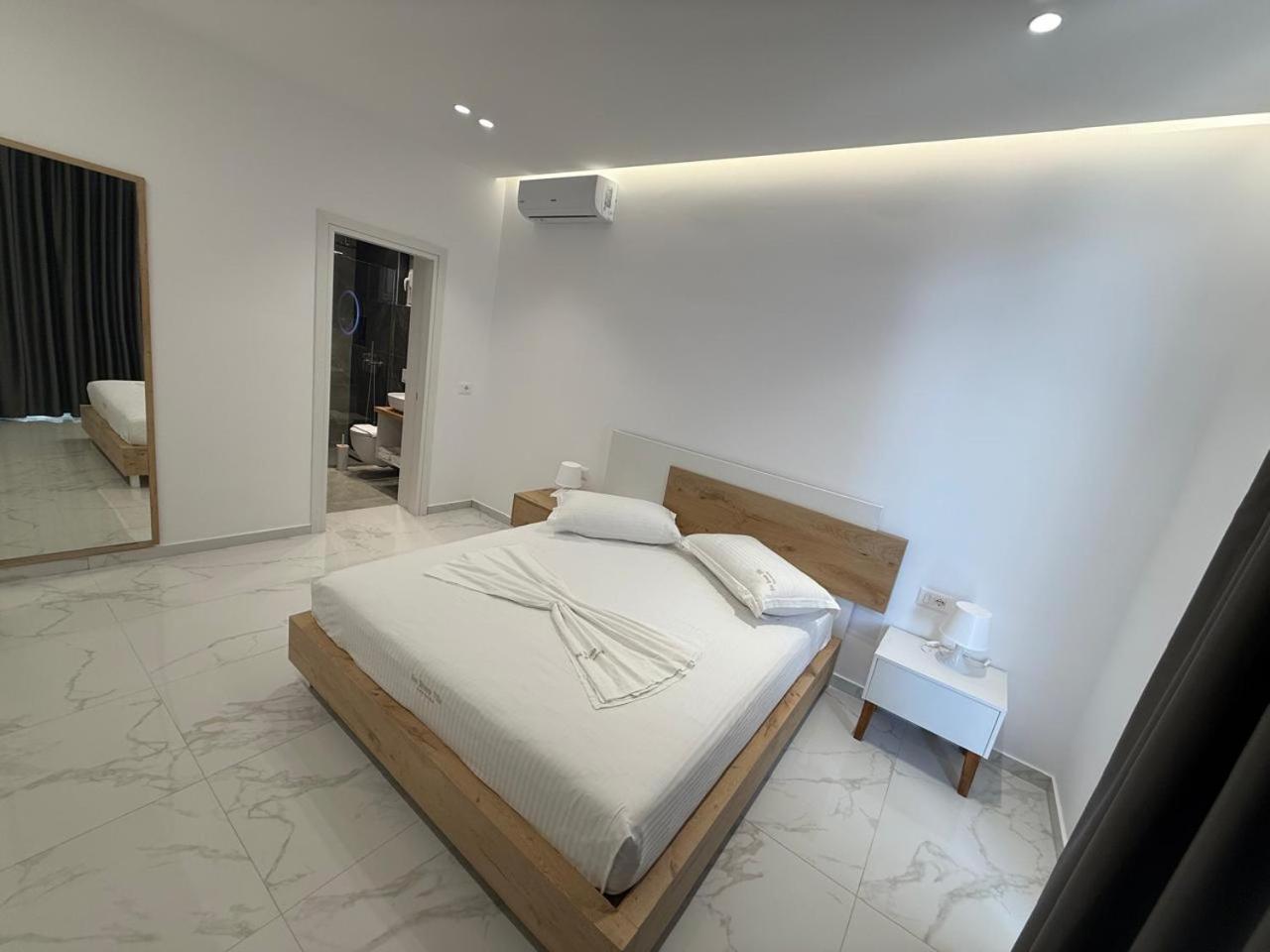 Sea Breeze Villa Sarandë Eksteriør bilde